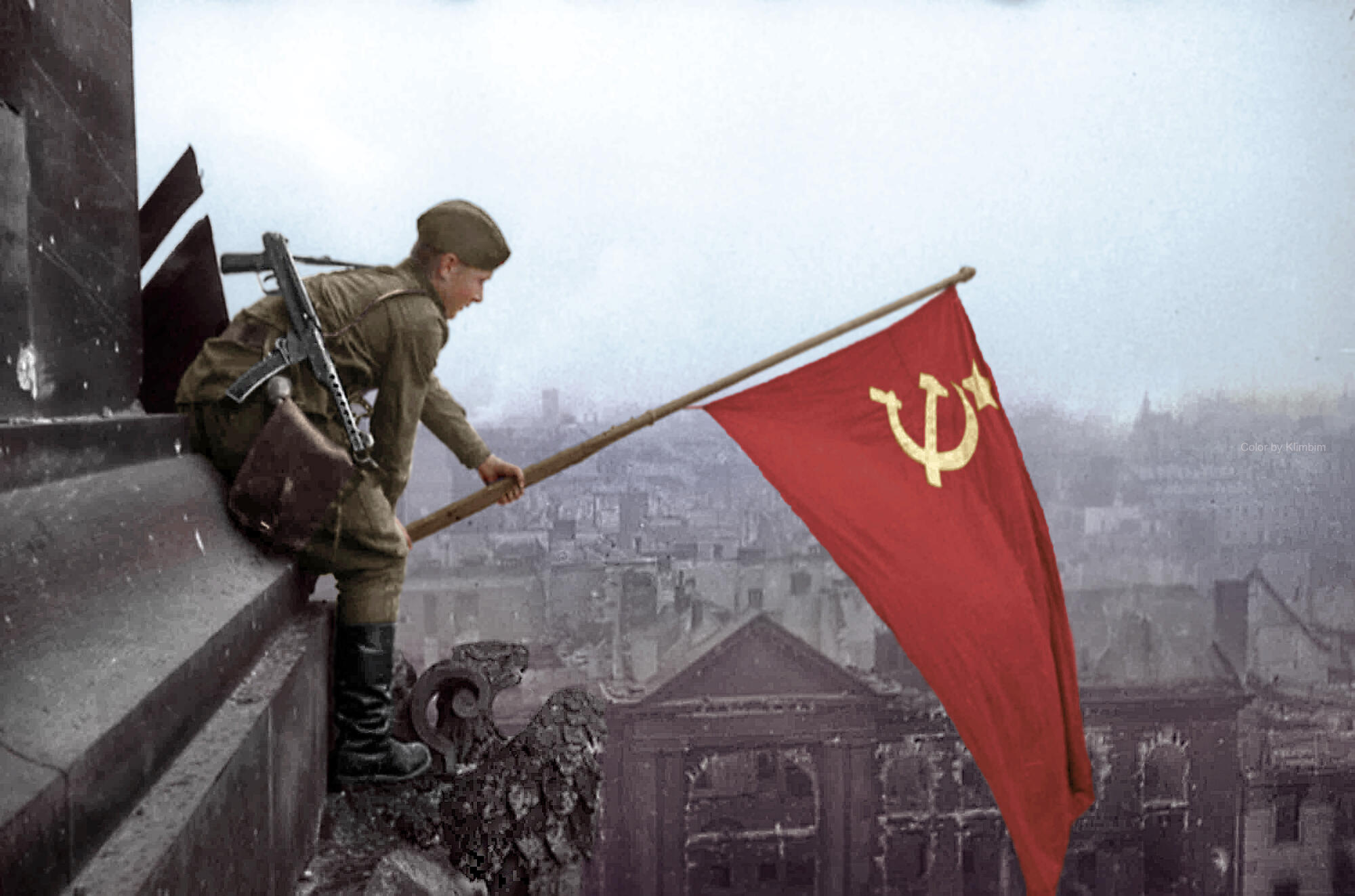 Click image for larger version

Name:	berlin-1945-red-army-red-banner.jpg
Views:	40
Size:	223.0 KB
ID:	9469232