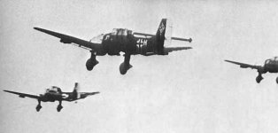 Click image for larger version

Name:	stukas.jpg
Views:	79
Size:	7.6 KB
ID:	8863487