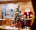 Click image for larger version

Name:	xmaswindowsanta.jpg
Views:	127
Size:	49.8 KB
ID:	8944654