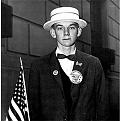 Click image for larger version

Name:	diane_arbus_02.jpg
Views:	151
Size:	19.2 KB
ID:	9037969