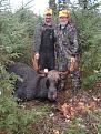 Click image for larger version

Name:	mike,%20justin%20&amp;amp;%20moose%2010-12-06.jpg
Views:	112
Size:	48.0 KB
ID:	9063435